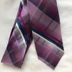 VanHuesen Tie